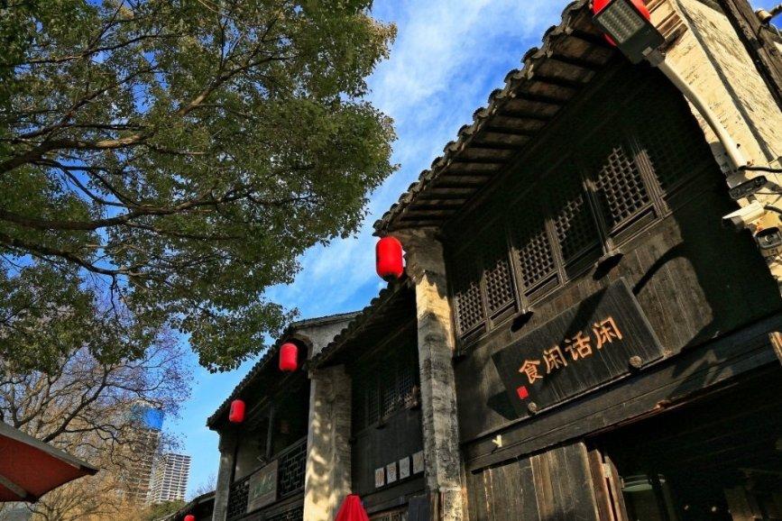 恐龙绝地逃生